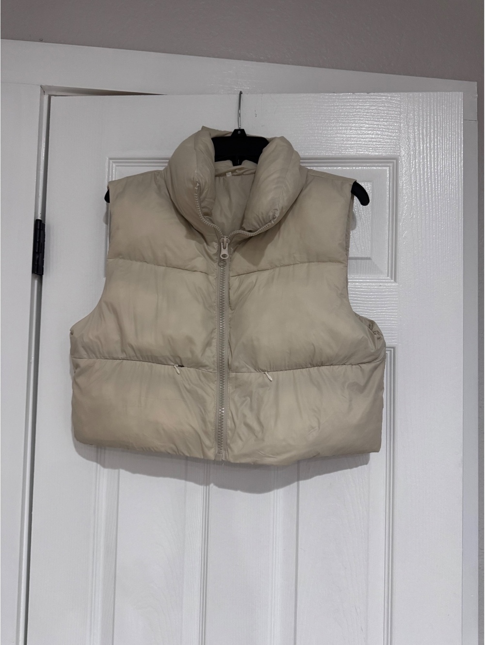 Womens Beige Puffer Vest XS Sleeveless Zip Up Quilted Lightweight Outdoor